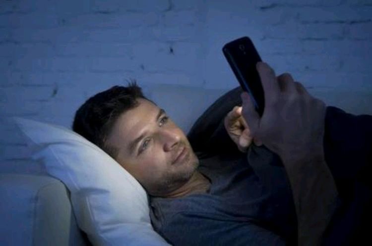 睡眠不好的人，或许是在睡前犯了这四个“禁忌”，希望尽早改正休闲区蓝鸢梦想 - Www.slyday.coM