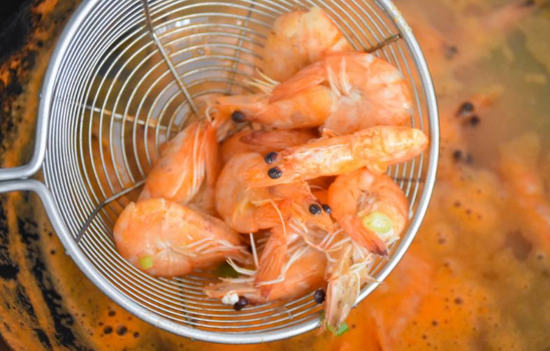 做水煮虾,冷水煮还是开水煮?都不对,教你正确做法,鲜嫩没腥味休闲区蓝鸢梦想 - Www.slyday.coM 做水煮虾,冷水煮还是开水煮?都不对,教你正确做法,鲜嫩没腥味休闲区蓝鸢梦想 - Www.slyday.coM