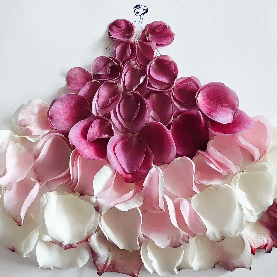 将手绘与鲜花结合，他把服装设计玩出了花，创意一百分休闲区蓝鸢梦想 - Www.slyday.coM