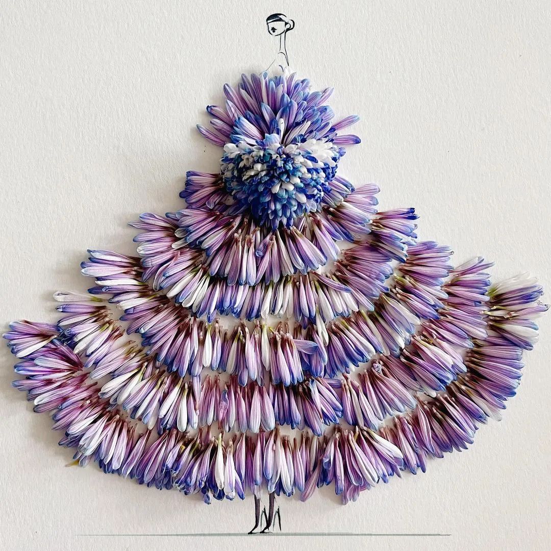 将手绘与鲜花结合，他把服装设计玩出了花，创意一百分休闲区蓝鸢梦想 - Www.slyday.coM