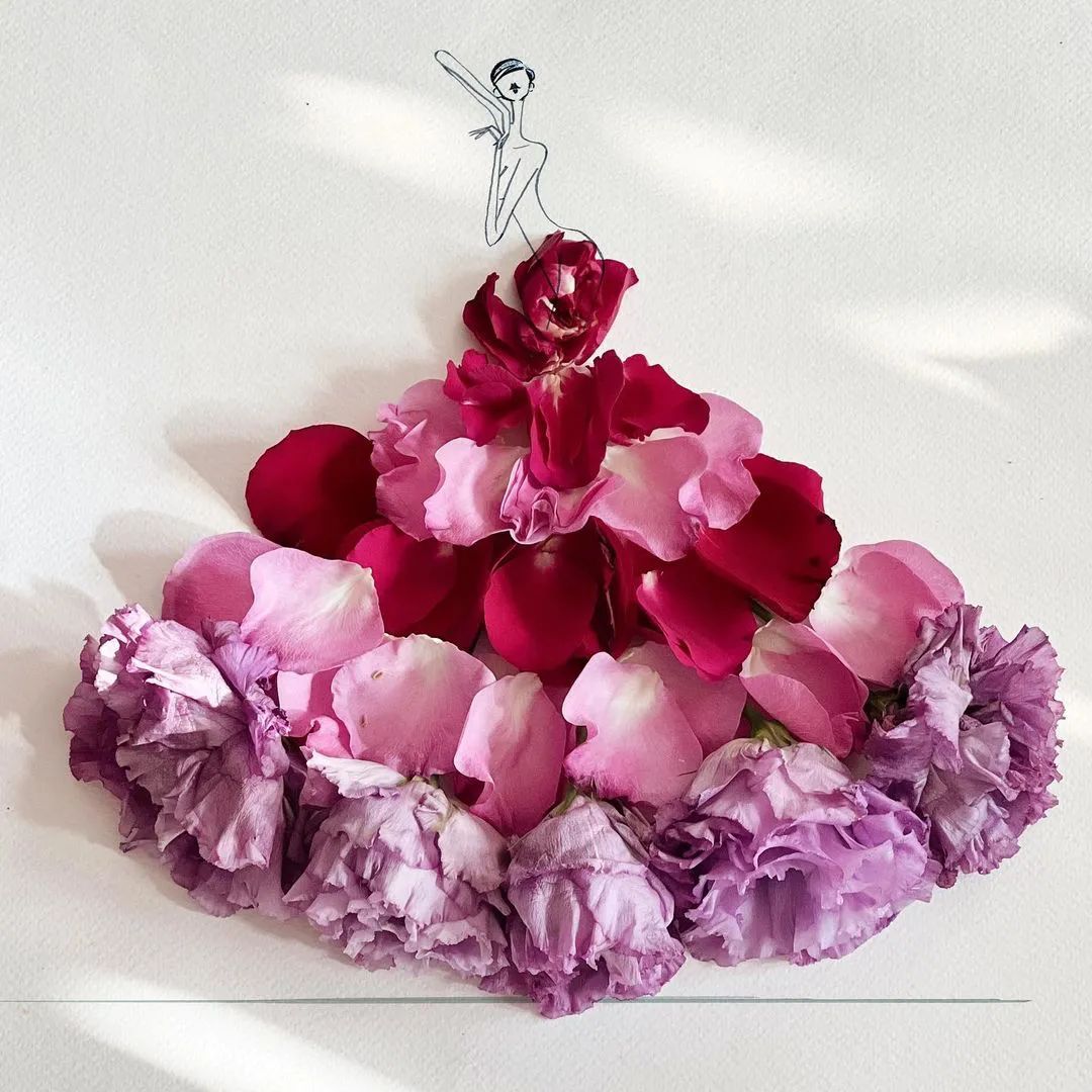 将手绘与鲜花结合，他把服装设计玩出了花，创意一百分休闲区蓝鸢梦想 - Www.slyday.coM