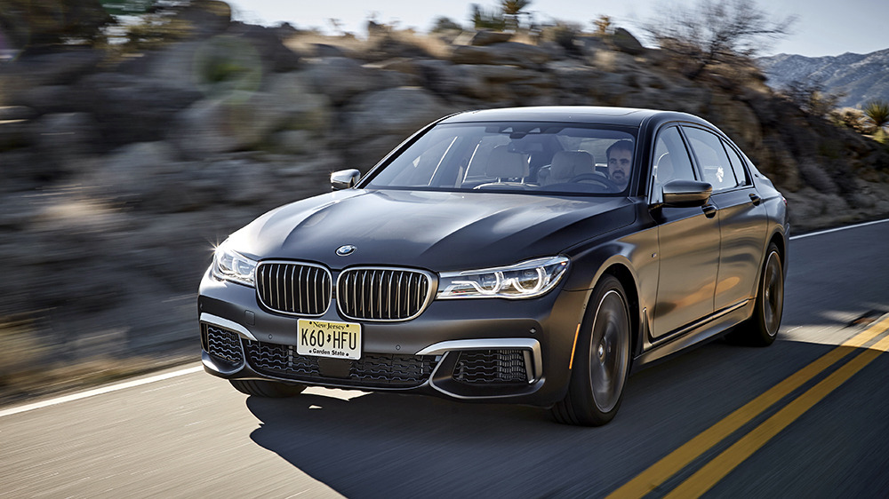 宝马推出最后一款v12车型我们离告别内燃机还有多久