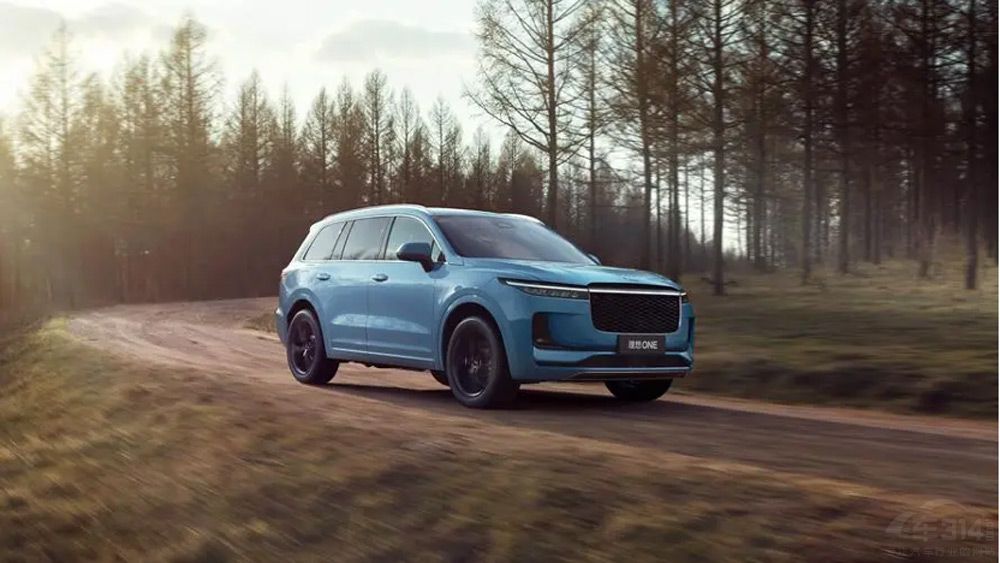 团车网造车为何惹来李想怒怼，理想ONE真的缺这点流量吗？休闲区蓝鸢梦想 - Www.slyday.coM