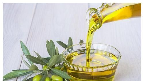 为何吃猪油的人越来越少?难道猪油真的会致癌吗?现在知道还不晚休闲区蓝鸢梦想 - Www.slyday.coM 为何吃猪油的人越来越少?难道猪油真的会致癌吗?现在知道还不晚休闲区蓝鸢梦想 - Www.slyday.coM