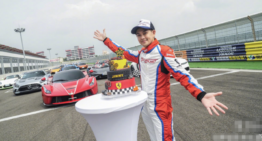 林志颖晒赛车视频47岁一点也不显老穿红色赛车服像小伙