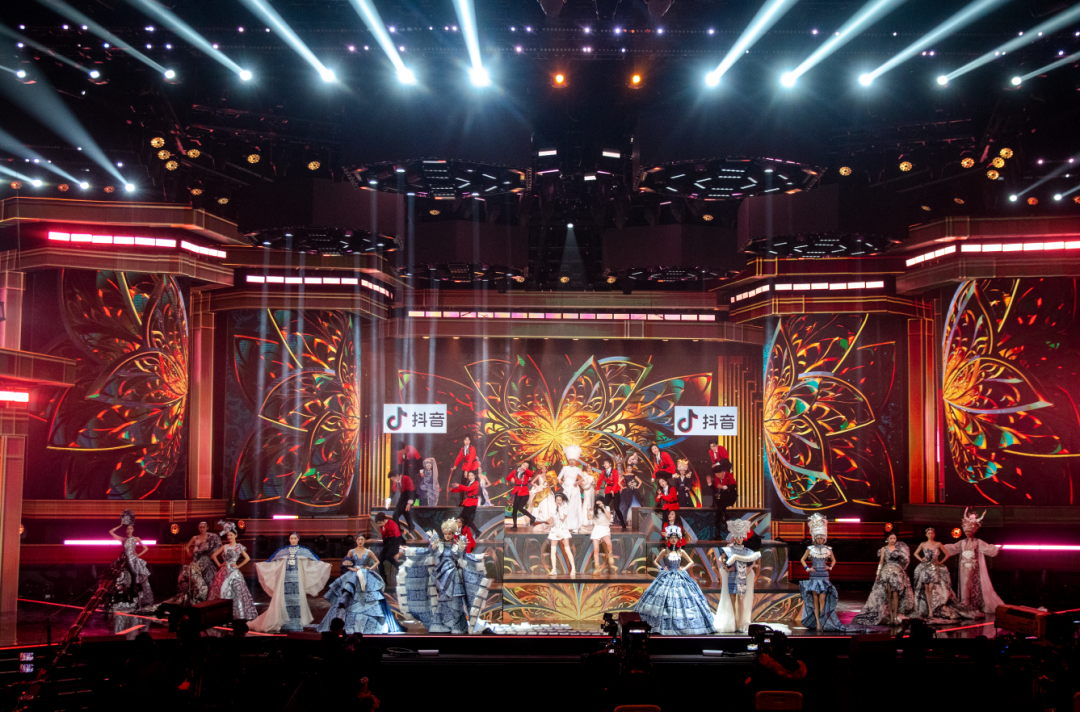 福虎生威闪耀小年2022湖南卫视春节联欢晚会奏响新春