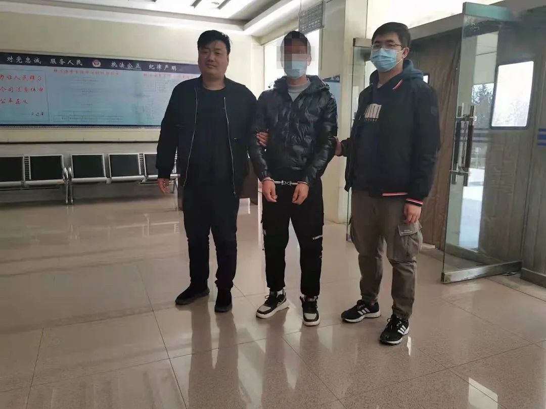 社会入室盗窃存折分两次取现一万元固原一男子被警方抓获