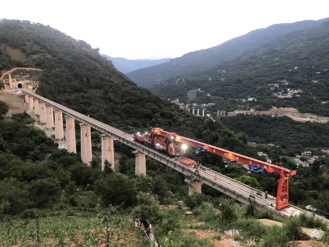 大瑞铁路大保段全线架梁贯通建成后昆明至瑞丽仅需4小时