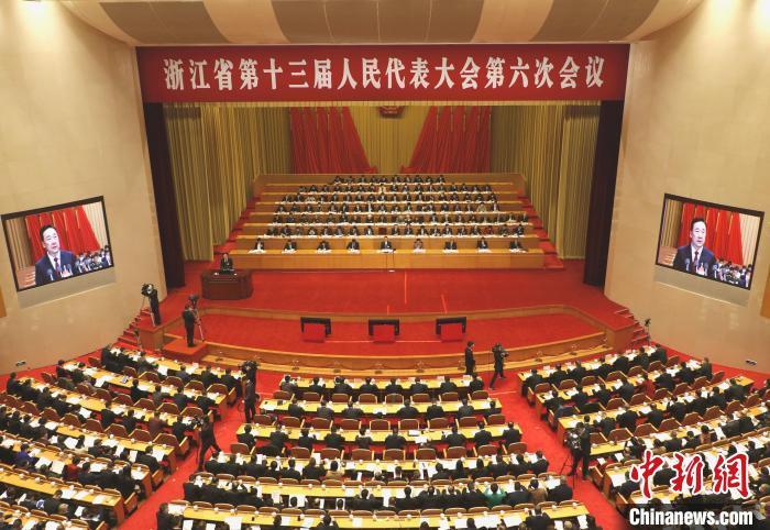 浙江省第十三届人民代表大会第六次会议召开 张斌 摄