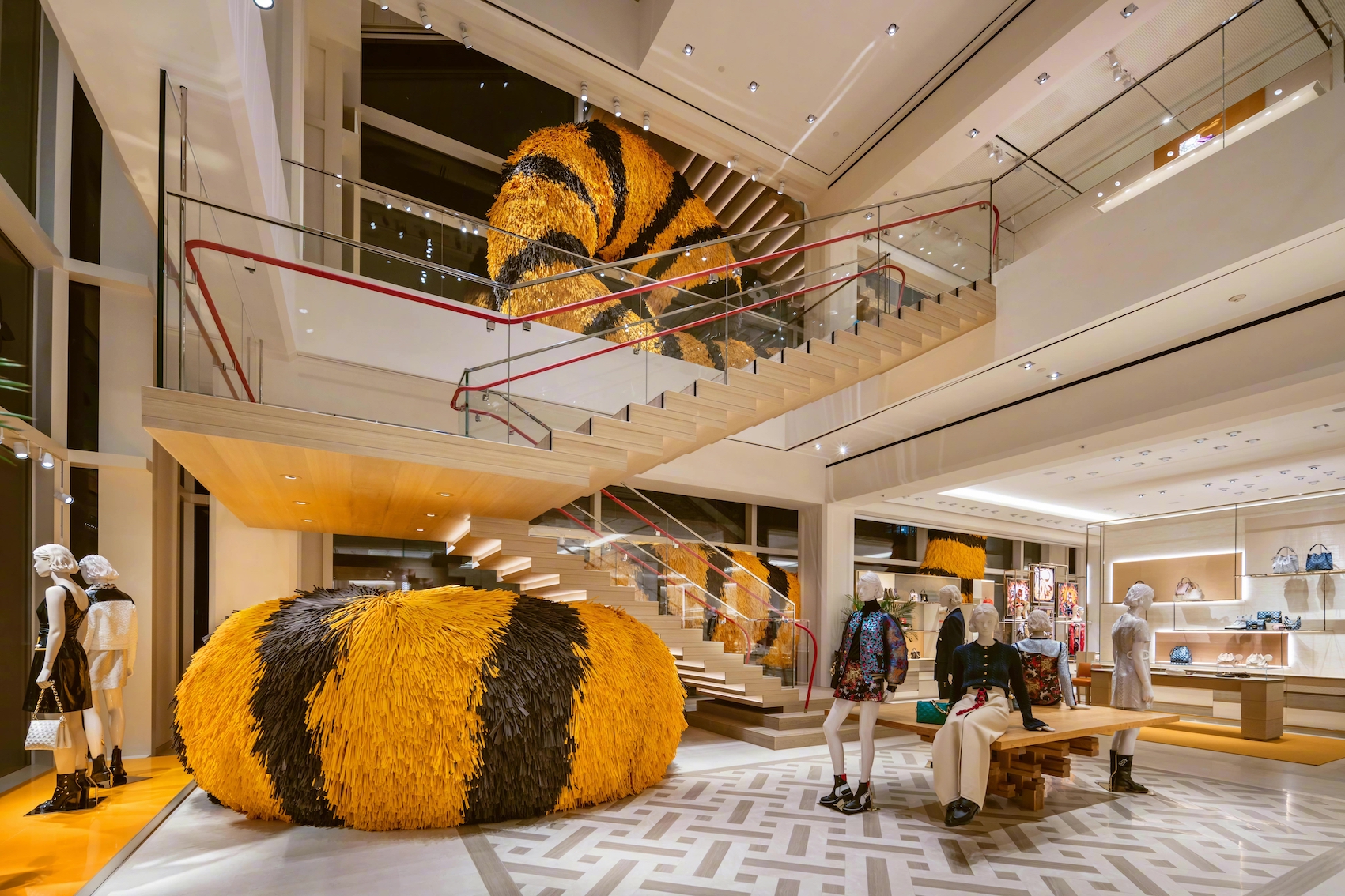 老虎钻进路易威登之家耐克联乘sacai阿甘鞋复古感十足是日美好事物