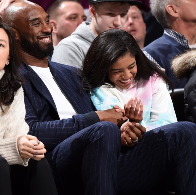 篮网官方晒科比与gigi场边照:每天都在想念这样的笑容9407|篮网