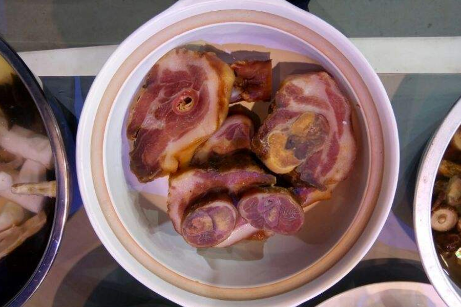 年夜饭上最贵的一道菜，居然用盆装？休闲区蓝鸢梦想 - Www.slyday.coM