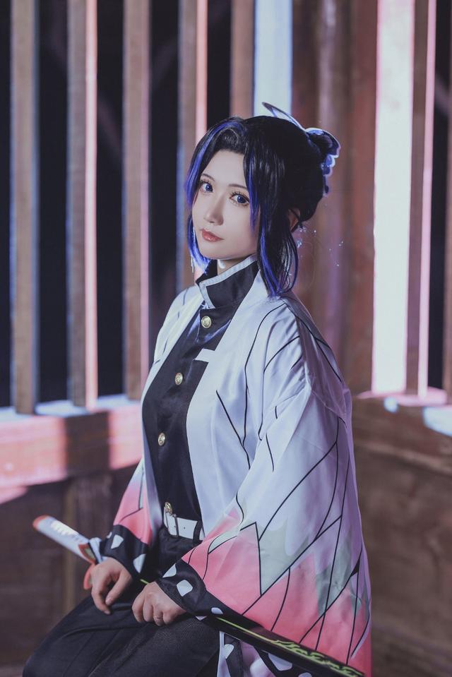 《鬼灭之刃》蝴蝶忍cosplay