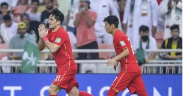 国足日本训练直击，洛国富抢圈太勇猛，他真的带来很多变化休闲区蓝鸢梦想 - Www.slyday.coM