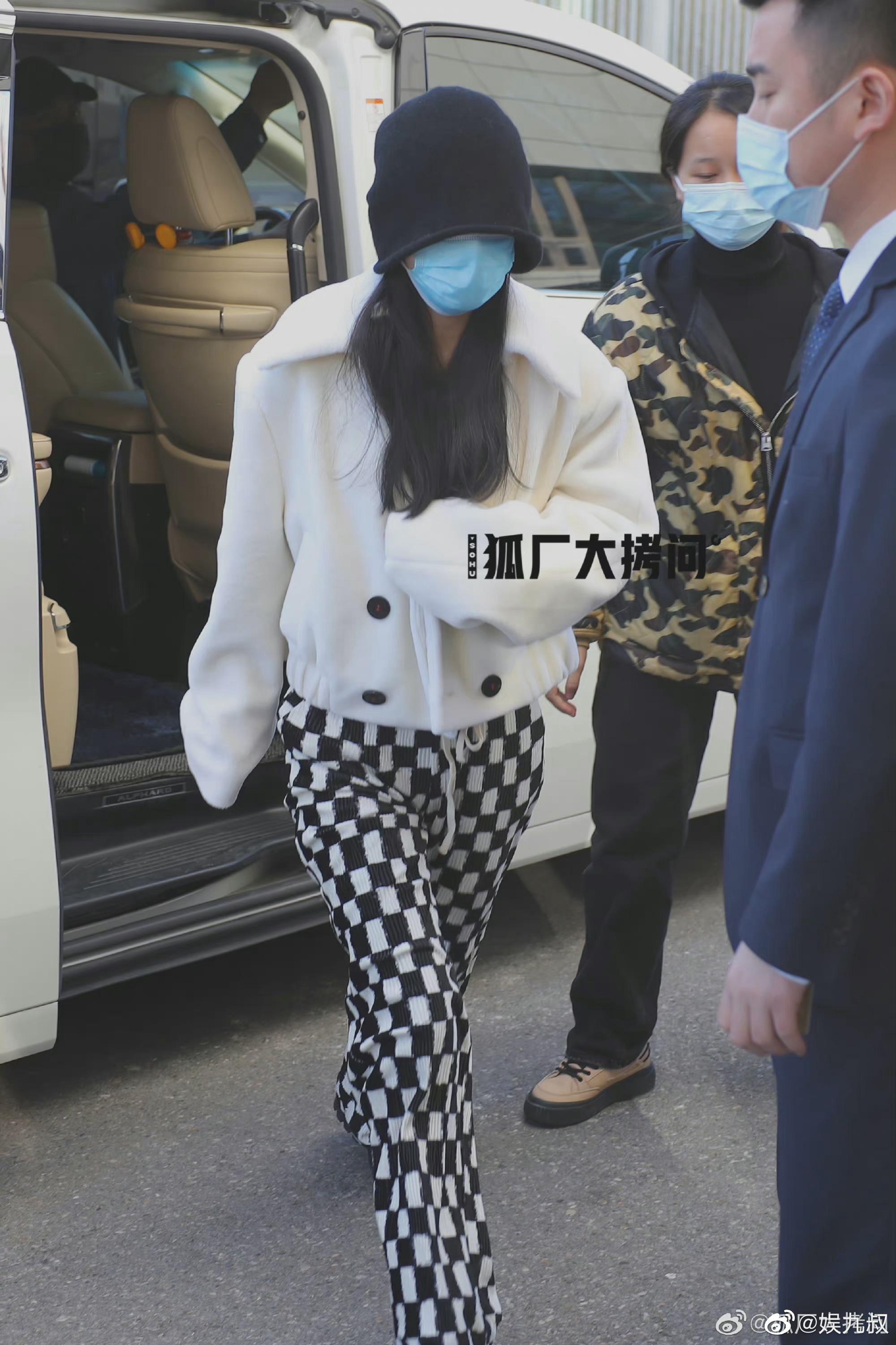 赵丽颖现身2022央视春晚第四次联排