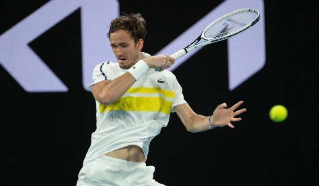 0比2落后又挽救赛点!纳达尔头号强敌超级大逆转,澳网新王或登基休闲区蓝鸢梦想 - Www.slyday.coM 0比2落后又挽救赛点!纳达尔头号强敌超级大逆转,澳网新王或登基休闲区蓝鸢梦想 - Www.slyday.coM