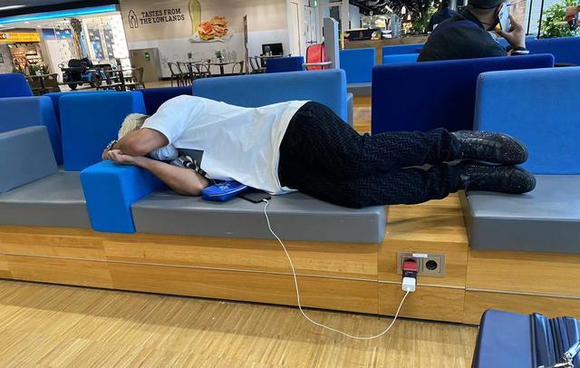 国足日本训练直击，洛国富抢圈太勇猛，他真的带来很多变化休闲区蓝鸢梦想 - Www.slyday.coM