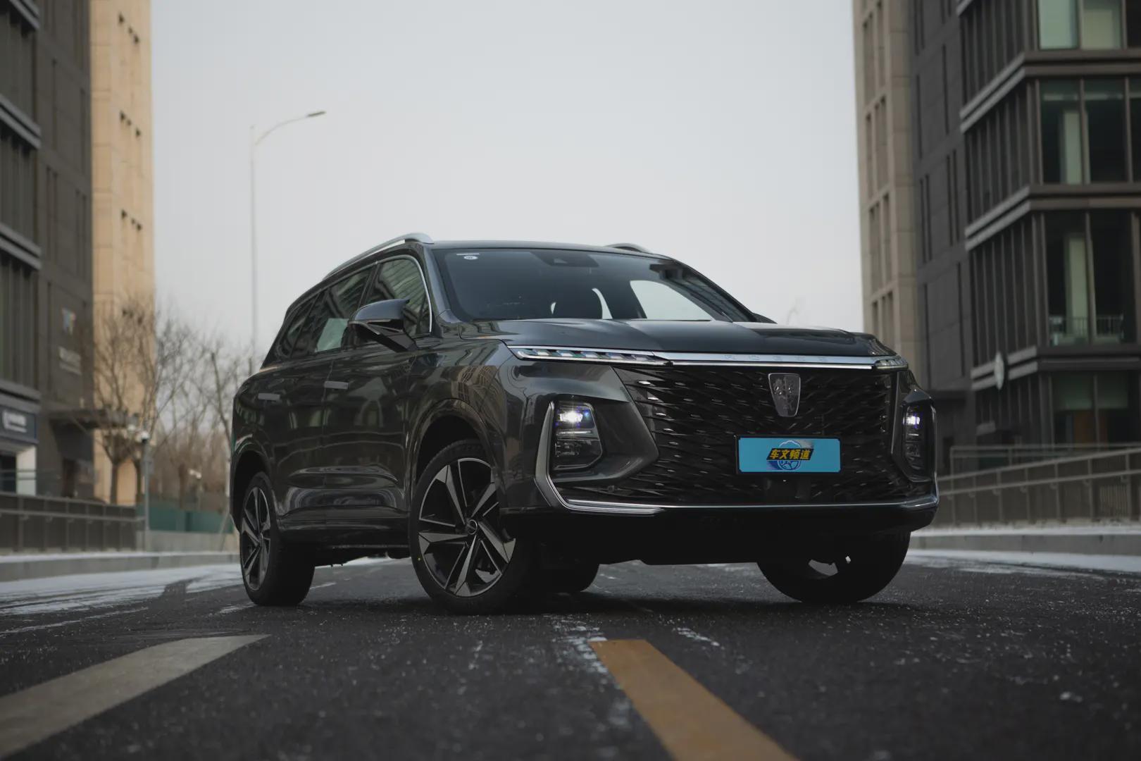 手握性能和智能两张王牌,全新荣威rx5 max标定自主suv新高度-新浪汽车