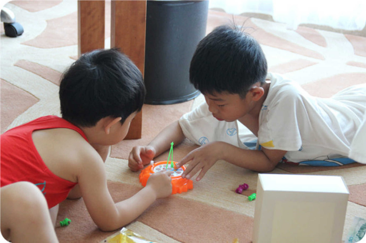 把东西据为己有,大部分孩子,会因为玩具或某件东西和小朋友发生争抢