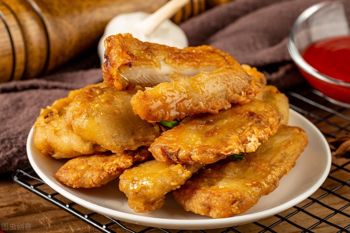 过年炸带鱼,别一个劲地挂面糊,牢记5个步骤,带鱼香酥可口|带鱼|炸带鱼