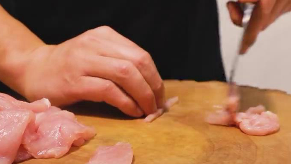 快餐店青椒肉丝为啥那么好吃?原来是这样炒的,肉丝滑嫩美味下饭休闲区蓝鸢梦想 - Www.slyday.coM 快餐店青椒肉丝为啥那么好吃?原来是这样炒的,肉丝滑嫩美味下饭休闲区蓝鸢梦想 - Www.slyday.coM