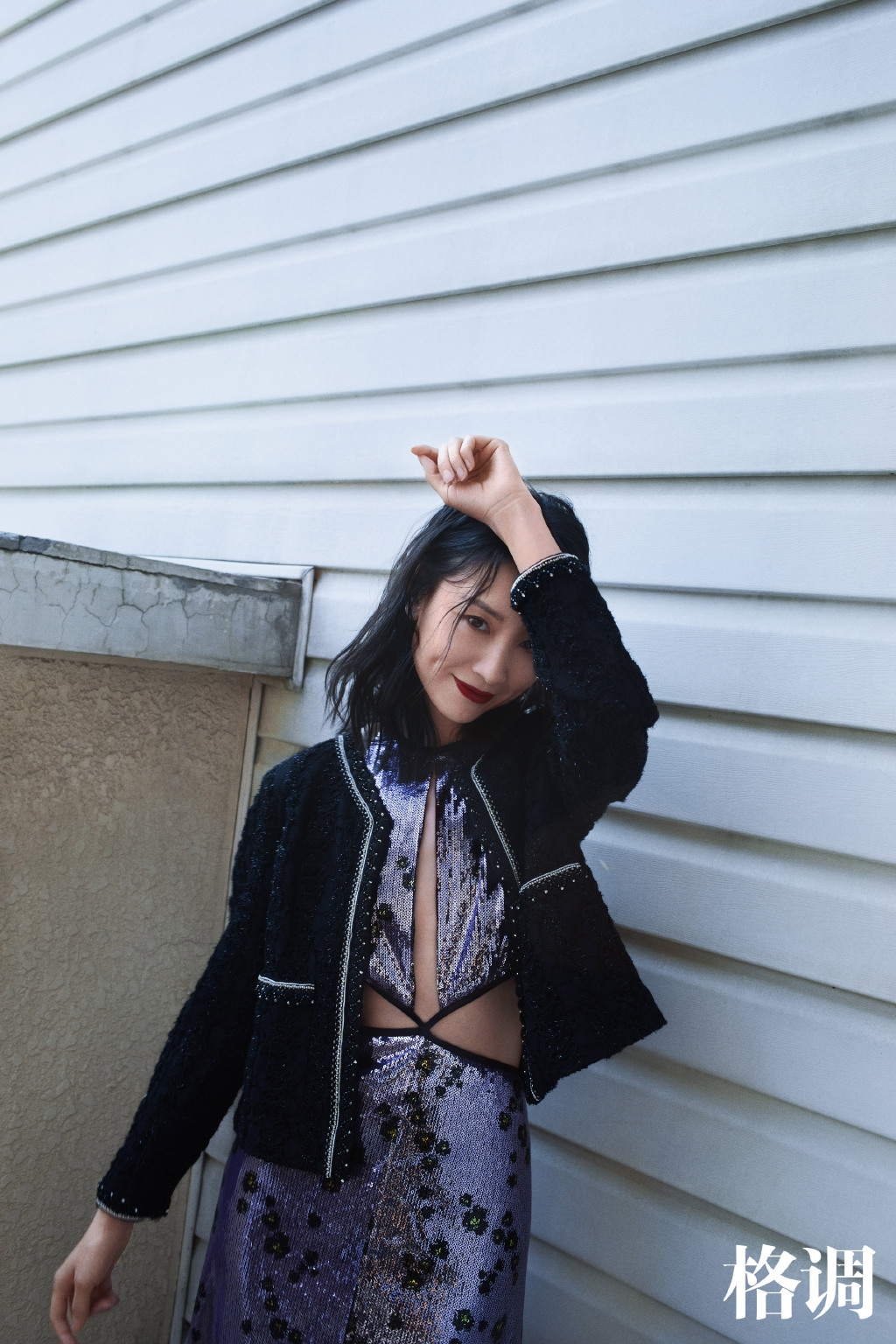 董洁最新时尚大片释出头发凌乱身形十分消瘦