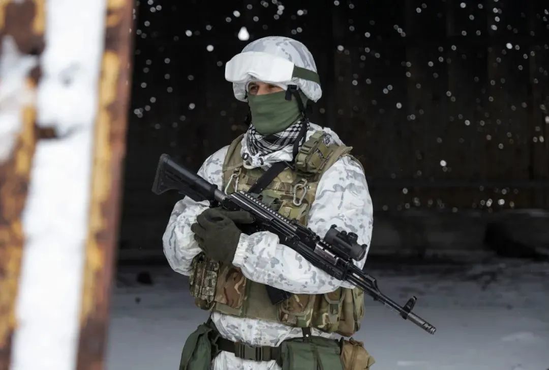 ▲当地时间1月25日，乌克兰Avdiivka村附近的士兵。图/IC photo