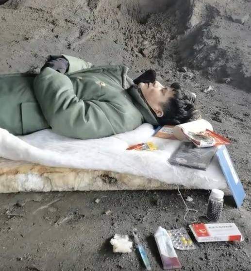 住桥洞,当服务员,街头卖唱,《星光大道》草根明星们现状各不同|星光