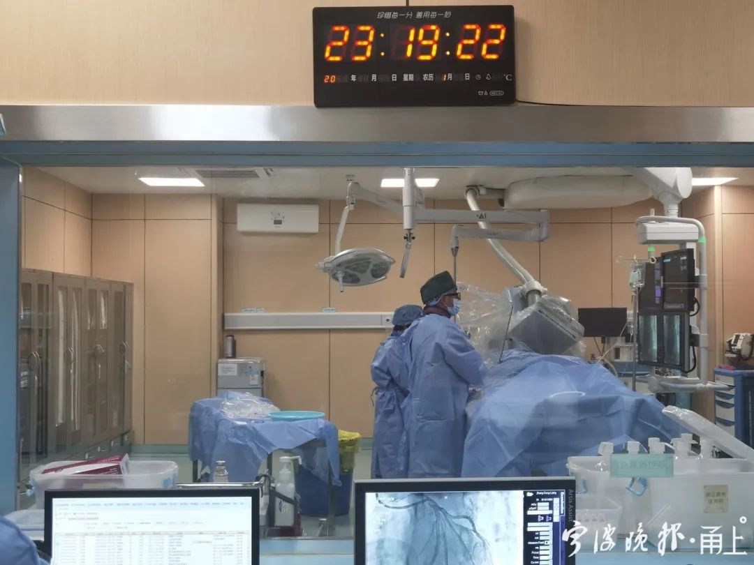 游戏玩到凌晨3点宁波27岁男子突然胸痛 有医院一周连收4例休闲区蓝鸢梦想 - Www.slyday.coM