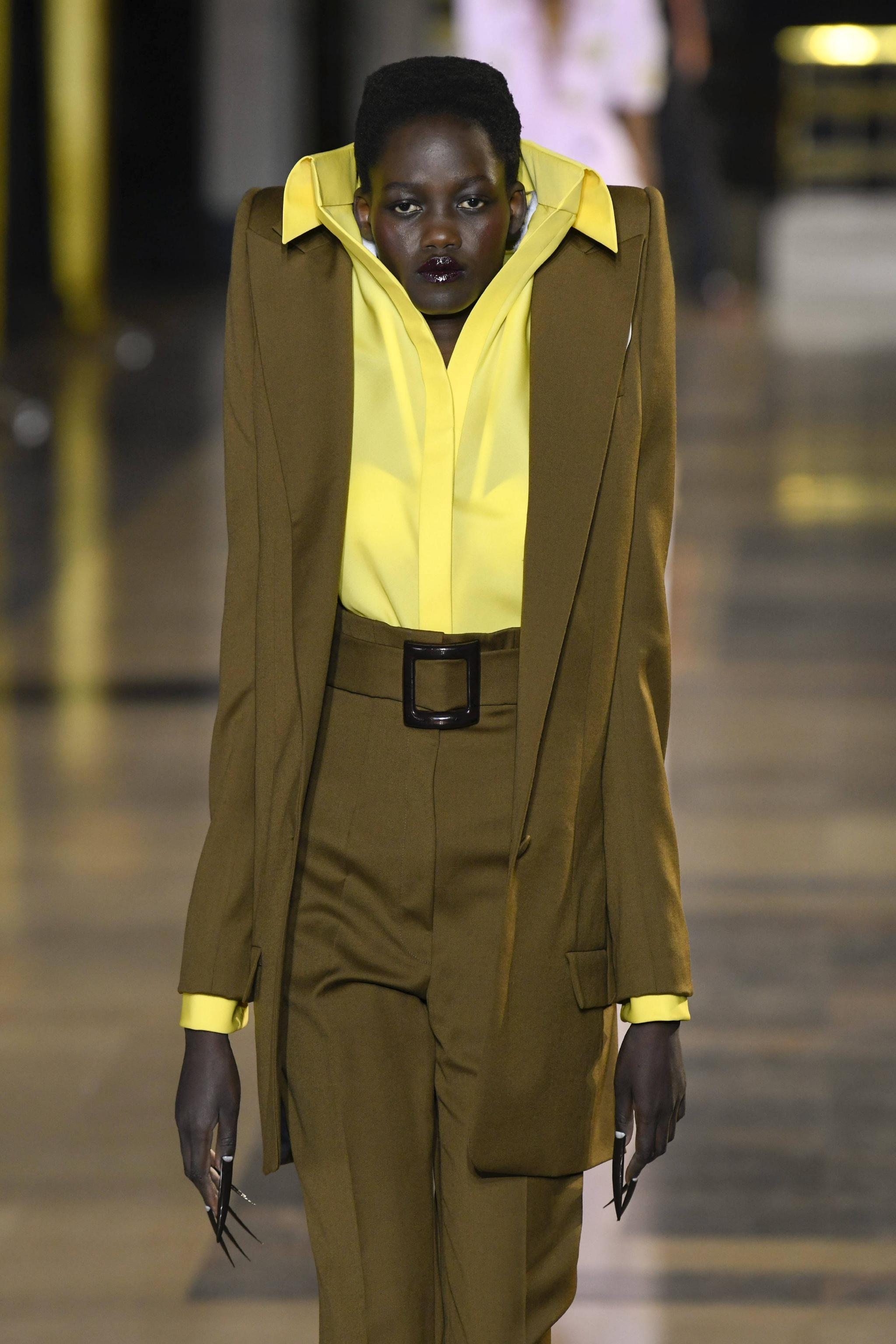 巴黎高定时装周viktorrolf品牌时装秀