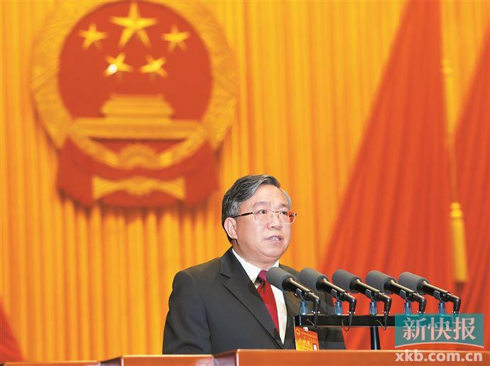 1月26日下午,广州市中级人民法院代理院长杨正根在广州市十六届人大