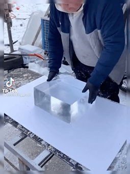 95后女孩“冰雪功夫”火到海外，全民冰雪热情引TikTok网友围观休闲区蓝鸢梦想 - Www.slyday.coM