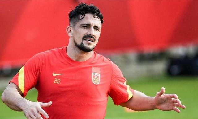 国足新消息,洛国富敢作敢当,说出3个原因,李霄鹏果然没看错人休闲区蓝鸢梦想 - Www.slyday.coM 国足新消息,洛国富敢作敢当,说出3个原因,李霄鹏果然没看错人休闲区蓝鸢梦想 - Www.slyday.coM