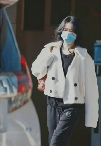 赵丽颖走红多年,首次冲刺春晚挺进四联排,演小品可能性比唱歌大休闲区蓝鸢梦想 - Www.slyday.coM 赵丽颖走红多年,首次冲刺春晚挺进四联排,演小品可能性比唱歌大休闲区蓝鸢梦想 - Www.slyday.coM