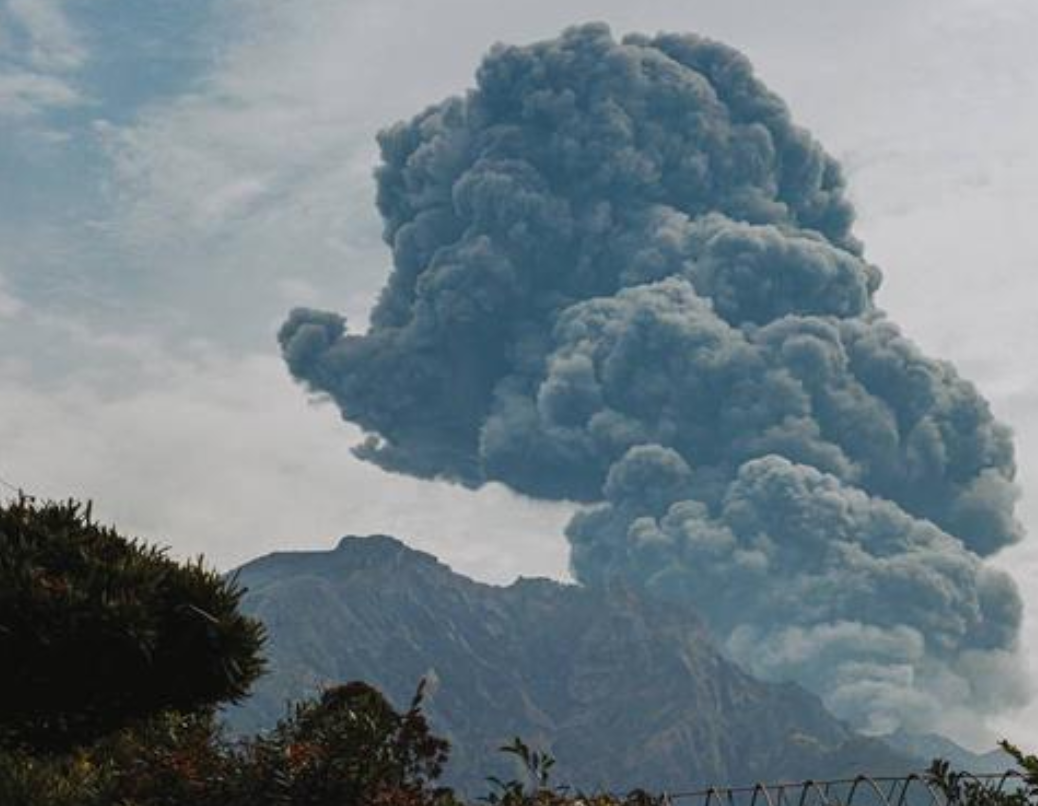 3级警报！日本樱岛火山喷发：烟柱3400米，富士山也恐将大爆发？休闲区蓝鸢梦想 - Www.slyday.coM