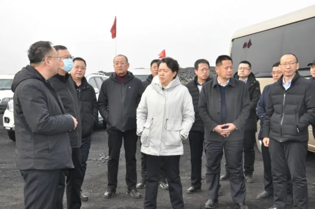 山西河曲县长徐晓兰莅临猫儿沟煤矿调研指导工作