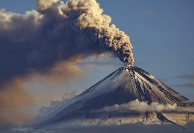 日本樱岛火山喷发！火山口数量增加6倍的富士山会大规模喷发吗？休闲区蓝鸢梦想 - Www.slyday.coM