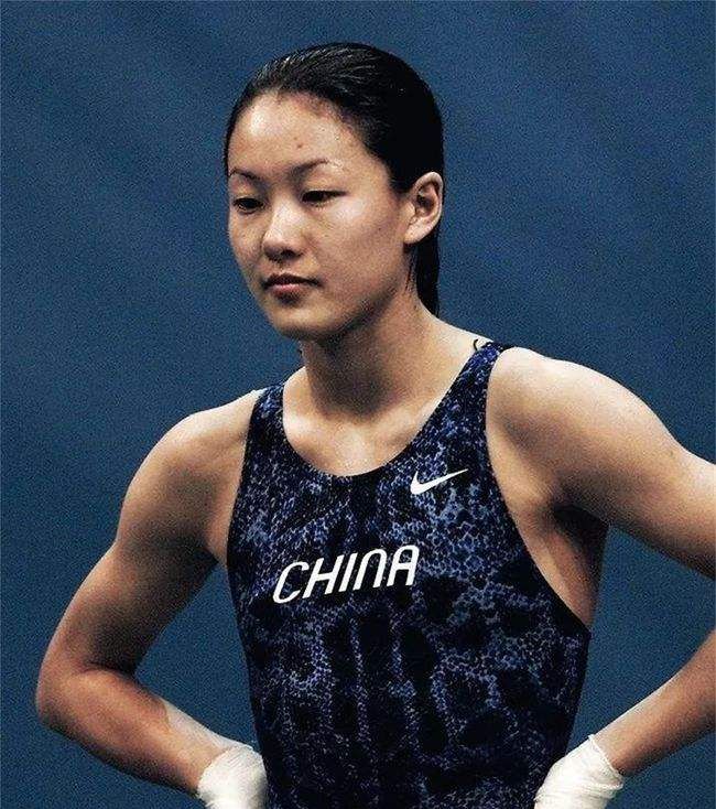 跳水女皇伏明霞近况:70岁丈夫当上董事长,3个孩子是她的骄傲休闲区蓝鸢梦想 - Www.slyday.coM 跳水女皇伏明霞近况:70岁丈夫当上董事长,3个孩子是她的骄傲休闲区蓝鸢梦想 - Www.slyday.coM