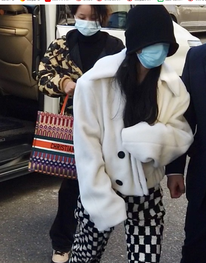 赵丽颖走红多年,首次冲刺春晚挺进四联排,演小品可能性比唱歌大休闲区蓝鸢梦想 - Www.slyday.coM 赵丽颖走红多年,首次冲刺春晚挺进四联排,演小品可能性比唱歌大休闲区蓝鸢梦想 - Www.slyday.coM