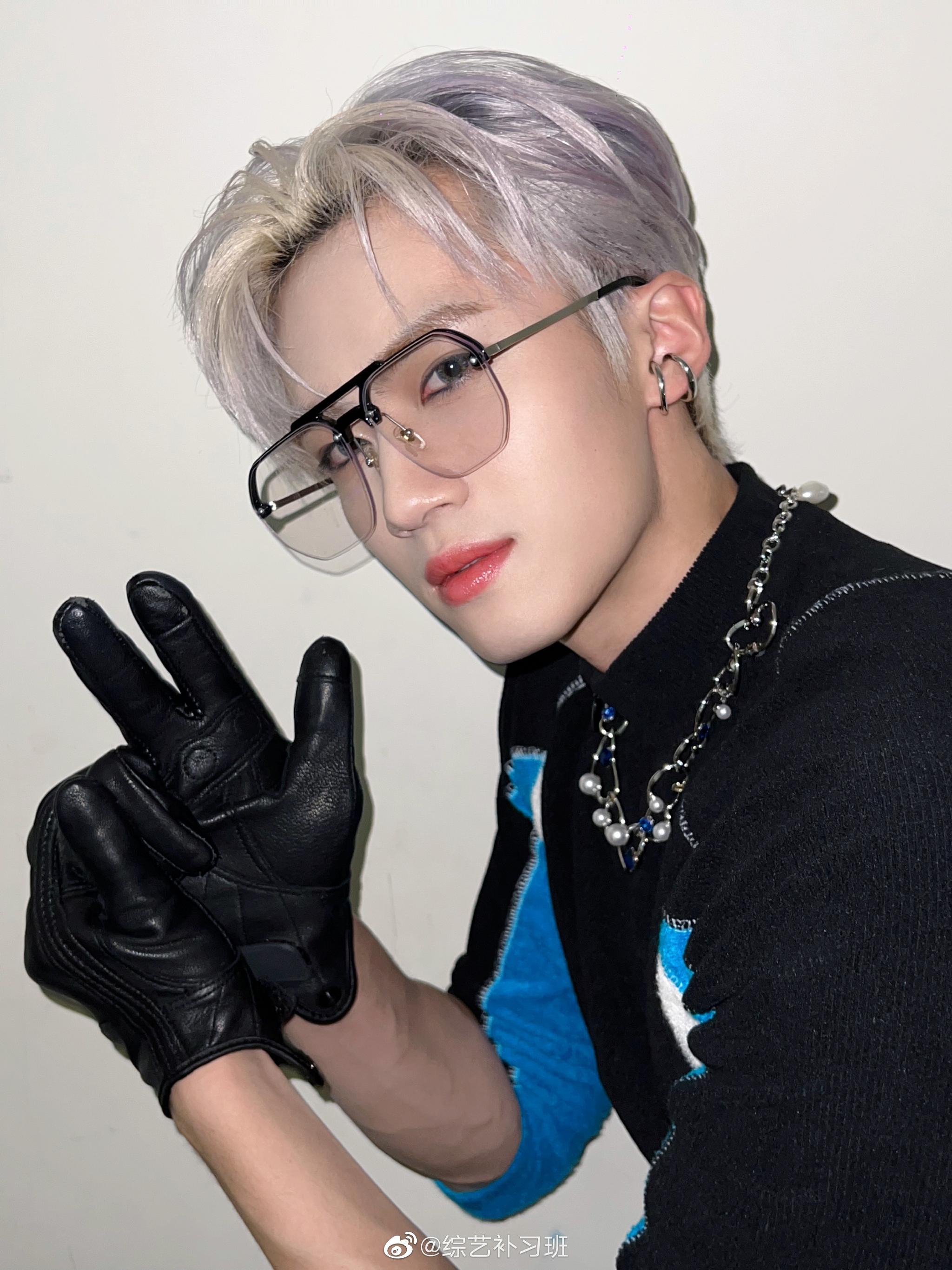 闫桉发博说谢谢粉丝支持继续加油怎么会呢