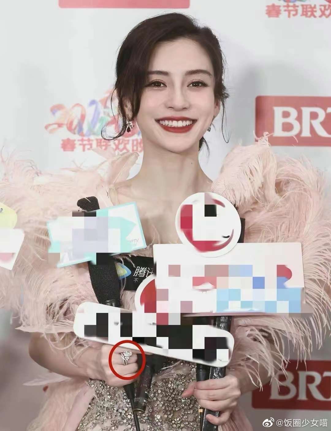 1月11日,杨颖参加某活动,罕见戴起了两人的婚戒……|杨颖_新浪新闻
