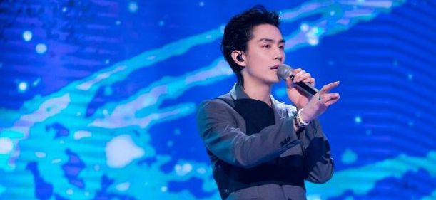 湖南卫视春晚:四个篇章,能凸显个人的舞台只有八个,五个独唱休闲区蓝鸢梦想 - Www.slyday.coM 湖南卫视春晚:四个篇章,能凸显个人的舞台只有八个,五个独唱休闲区蓝鸢梦想 - Www.slyday.coM