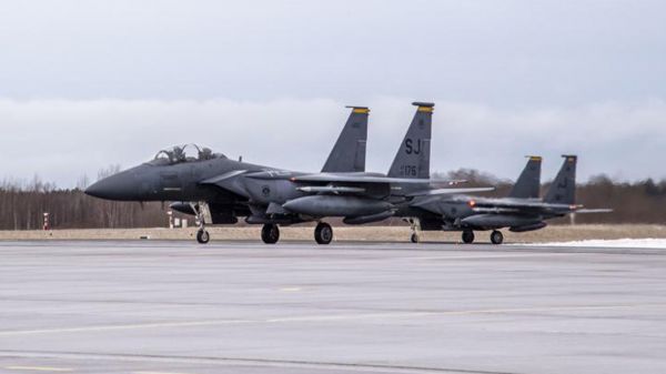 英媒：美军F15进驻爱沙尼亚 将在波罗的海空中巡逻