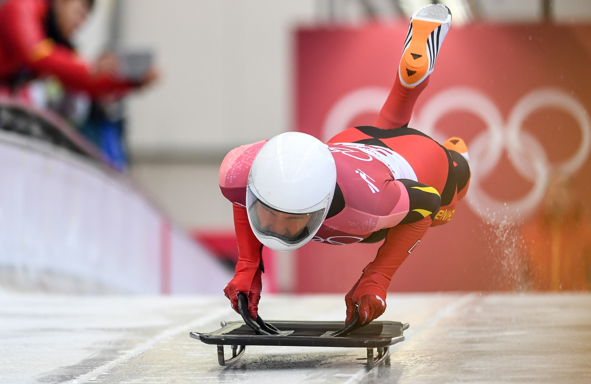 2018年2月15日,在平昌冬奥会男子钢架雪车项目预赛中,中国选手耿文强
