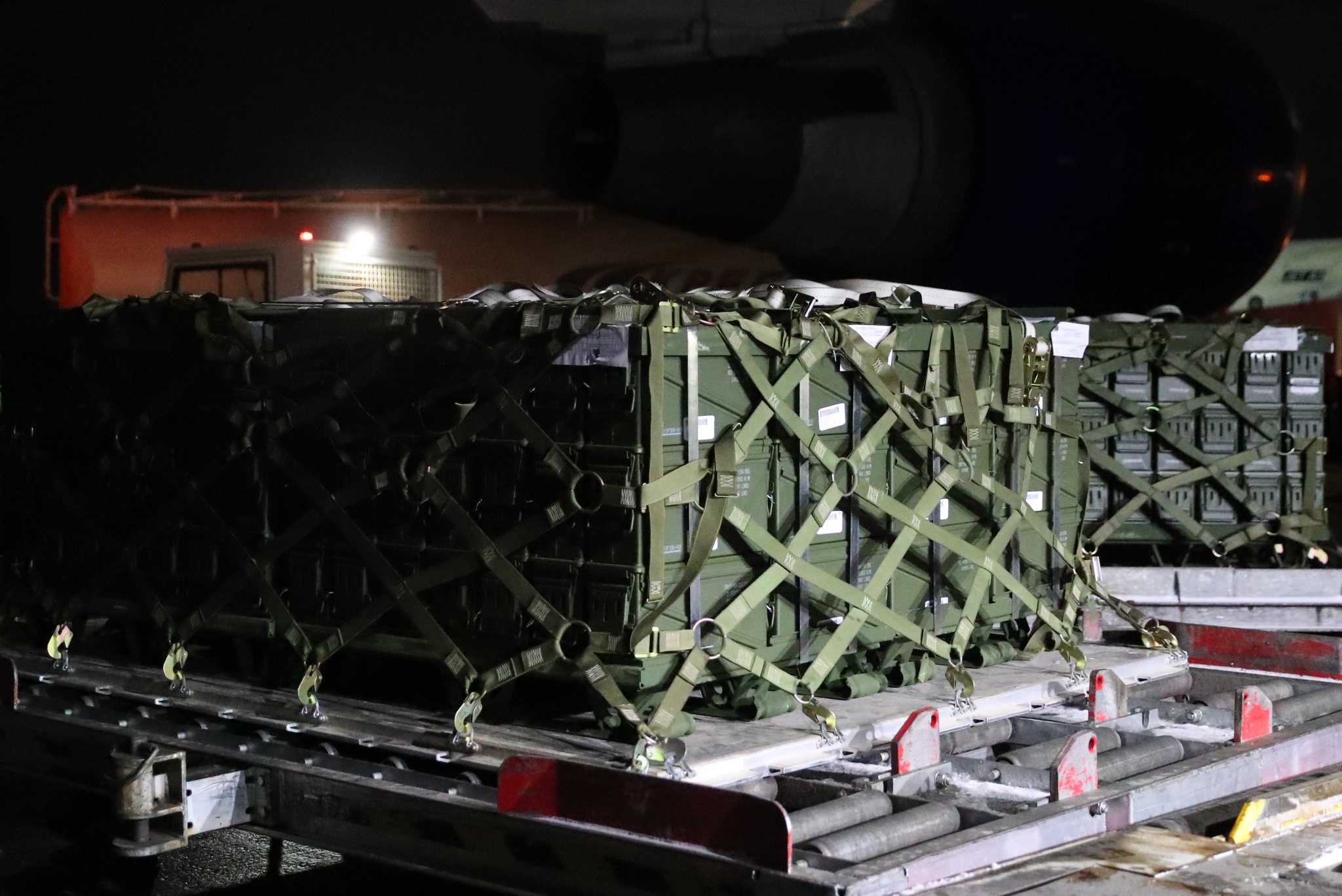 美国对乌克兰援助的首批物资装备21日运抵基辅 图自美国驻乌克兰大使馆