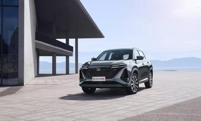 12.79万起，标配爱信8AT，第二代CS75PLUS到底有多强？休闲区蓝鸢梦想 - Www.slyday.coM