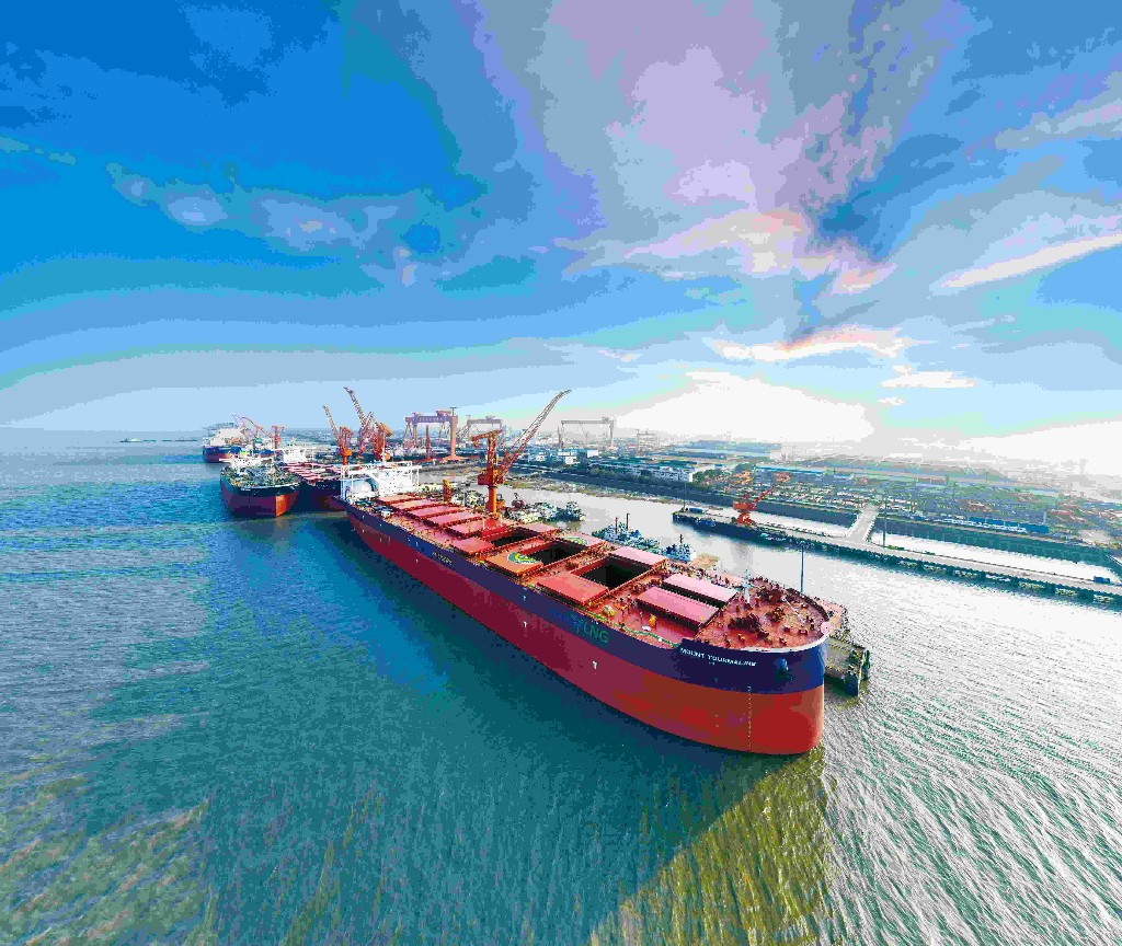 全球首艘纽卡斯尔型双燃料散货船交付