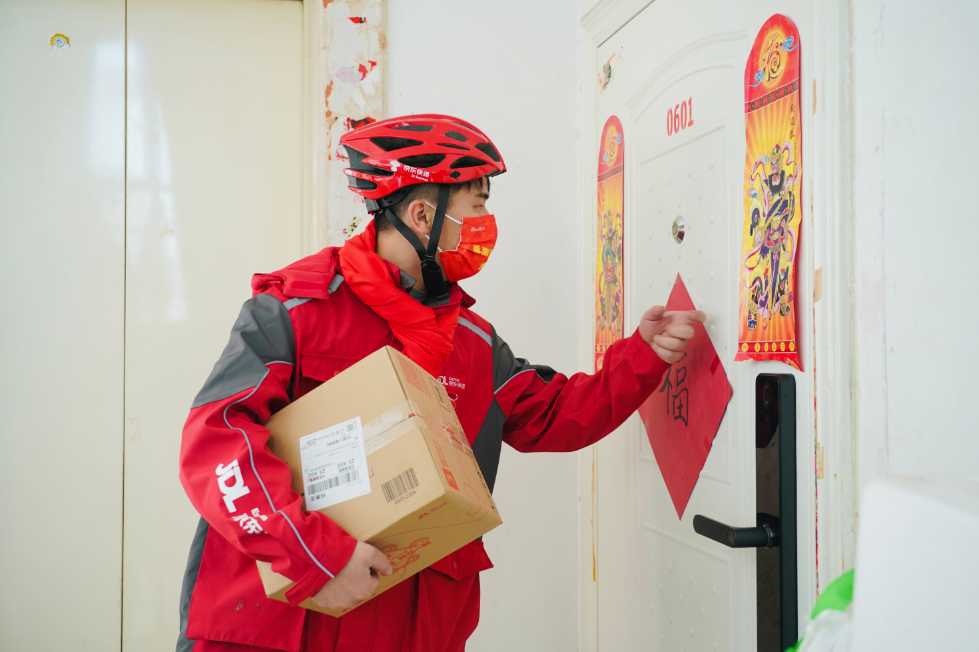 意外快递小哥被骗上门却被这一幕暖到