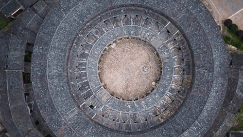 梅州围龙屋蔚为壮观。