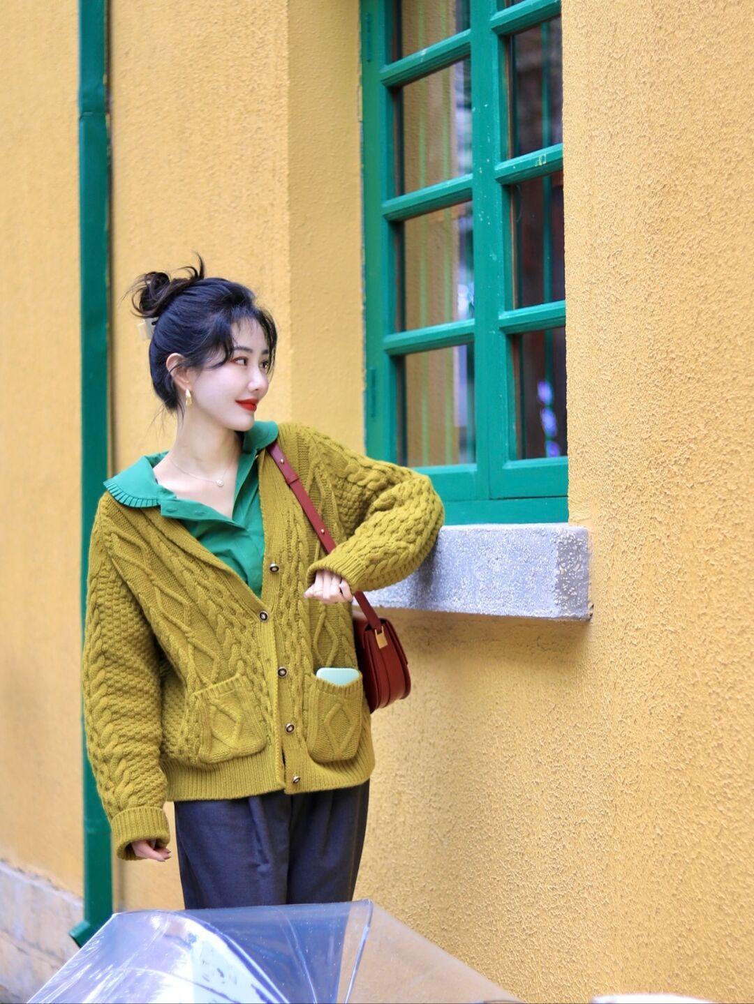 新年穿“毛衣”才洋气，单穿叠穿都好看，让你演绎不费劲的高级休闲区蓝鸢梦想 - Www.slyday.coM